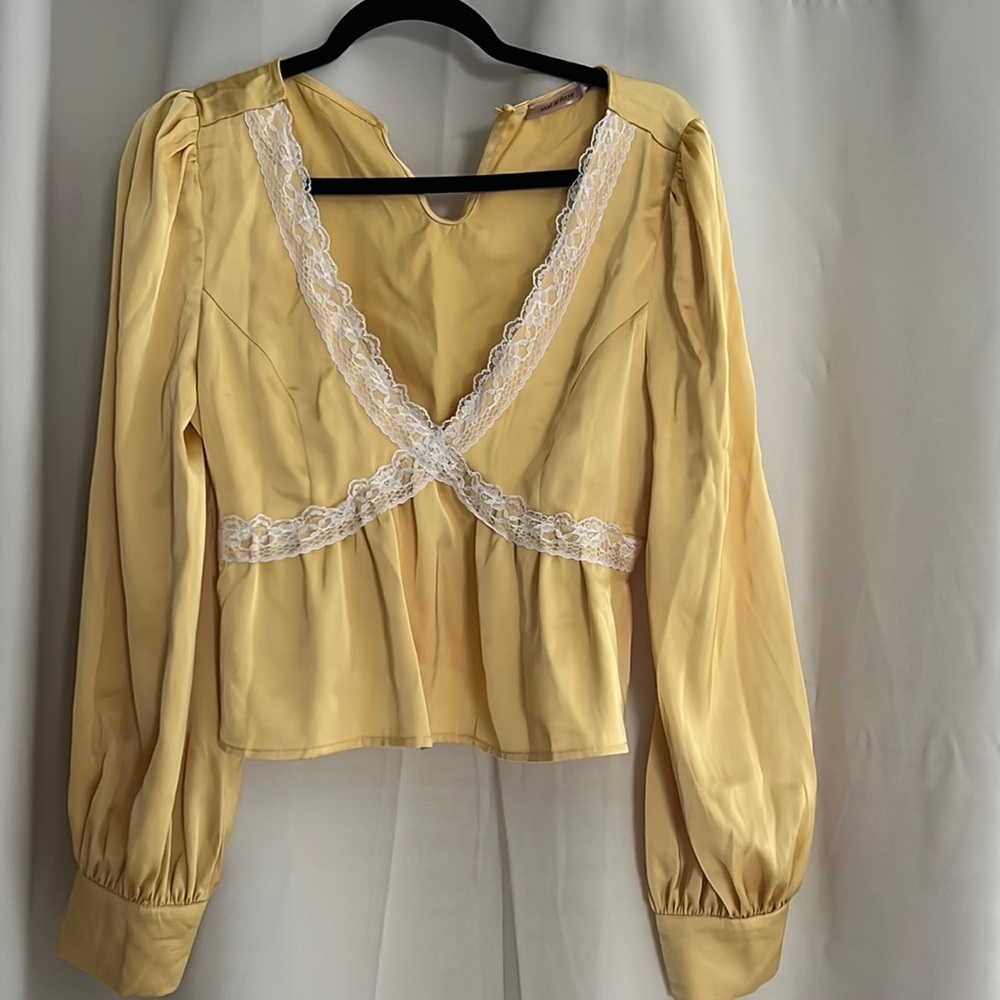 Yellow dressy crop top.